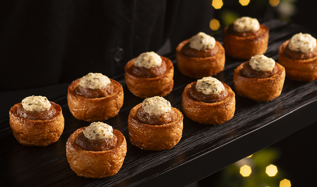 Frank Dale Yorkshire Puds With Beef & Horseradish x 48