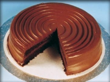 Whole Budget Chocolate Fudge Gateau 14ptn