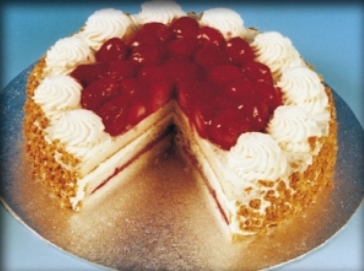 Whole Budget Strawberry Gateau 14ptn