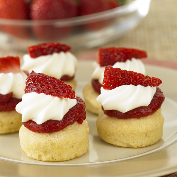 Frank Dale Mini Strawberries and Cream Scones x 48