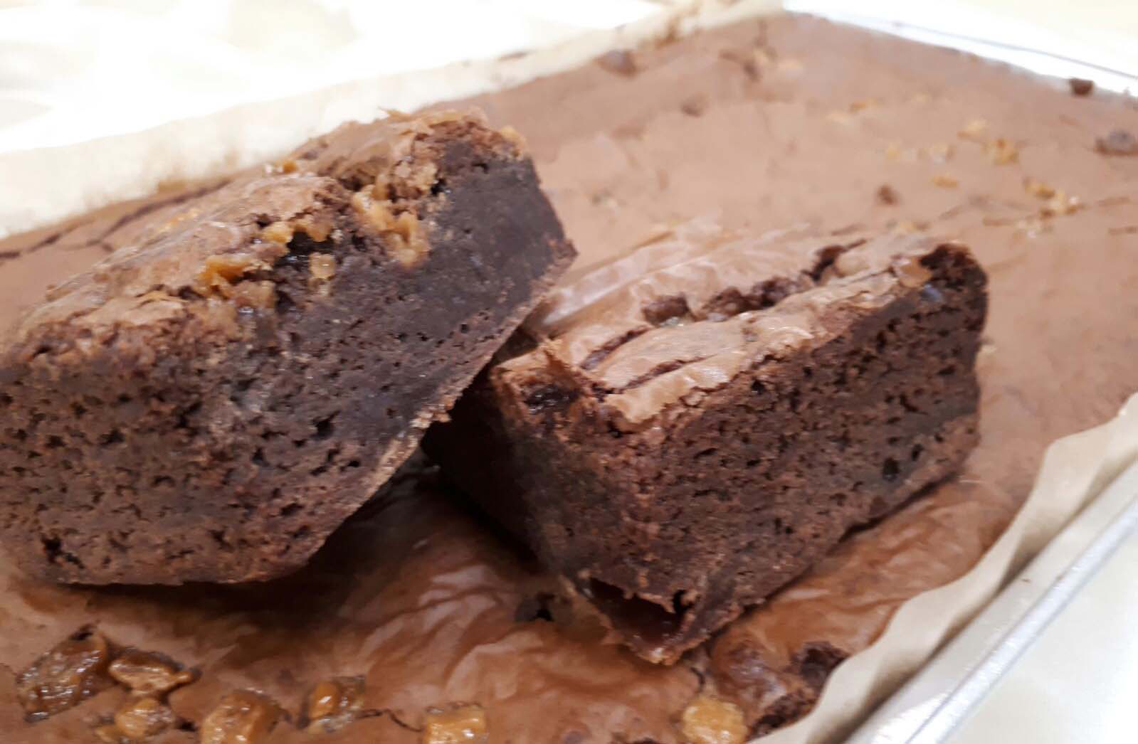 Salted Caramel Chocolate Brownie Tray Bake x 10 Sweet Frozen Pastries